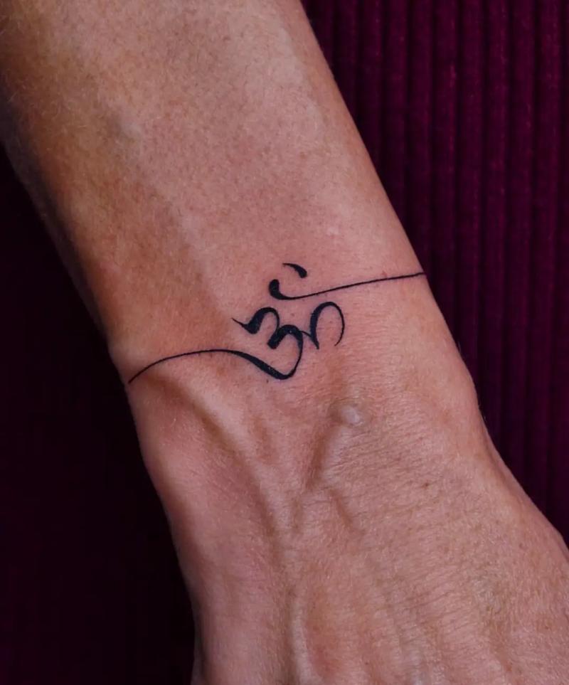 om yoga tattoo,Om Yoga Tattoo: A Spiritual Journey Embodied in Ink