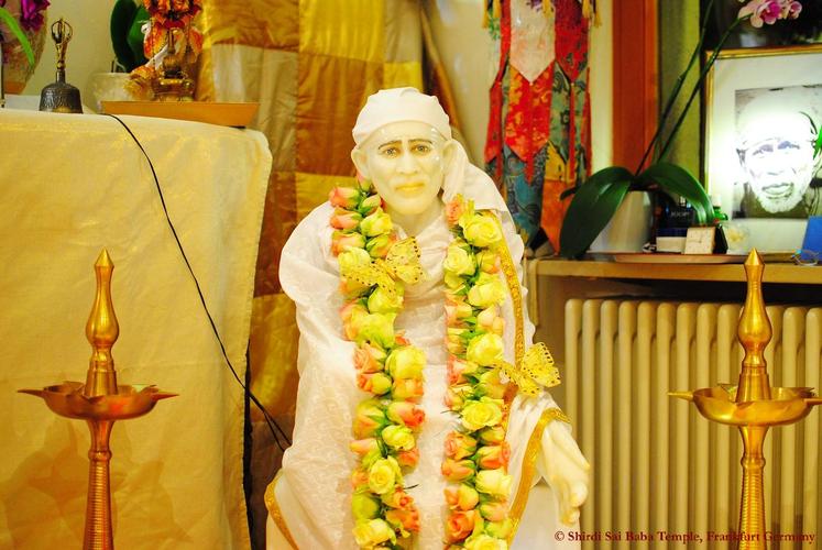 om shri sai nathay namah lyrics,Om Shri Sai Nathay Namah Lyrics: A Deep Dive into the Devotional Melody