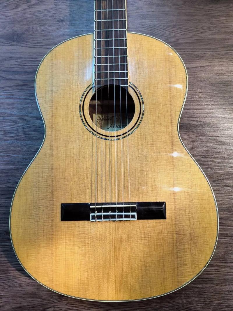 alvarez om guitar,Alvarez Om Guitar: A Comprehensive Guide