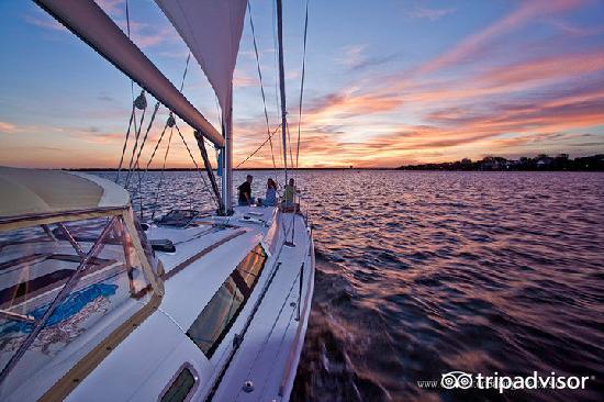 om sailing charters charleston,Om Sailing Charters Charleston: Your Ultimate Guide to Sailing Adventures