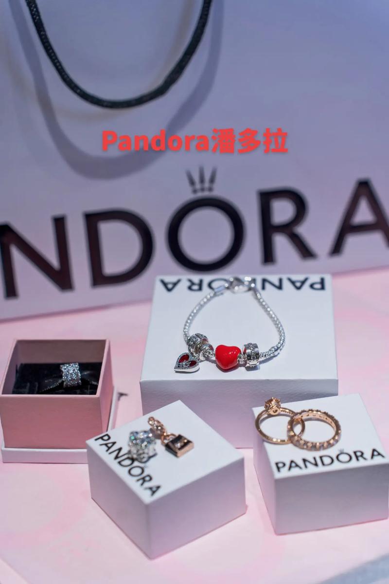 pandora om charm,Pandora Om Charm: A Comprehensive Guide